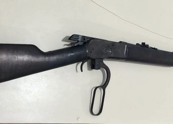 Polícia Civil apreende três armas de fogo em Guaratuba; armamento estava na casa de um homem que ameaçou a ex-companheira e o irmão dela