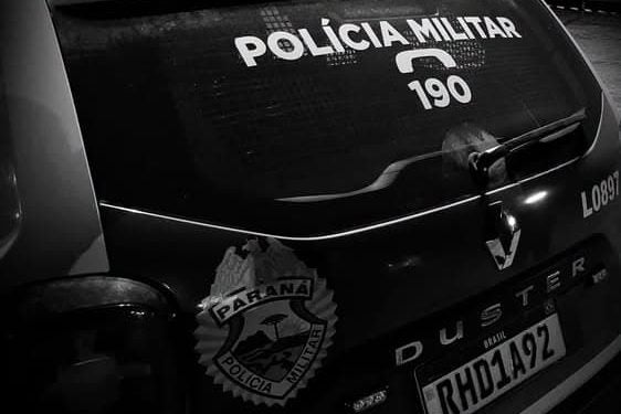 Atentado a tiros termina com rapaz ferido em Paranaguá; vítima estava com amigos em um ponto de ônibus no Jardim Iguaçu
