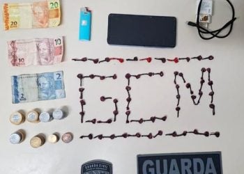 Acusada de envolvimento com o tráfico de droga é presa pela GCM no bairro Dom Pedro II em Paranaguá