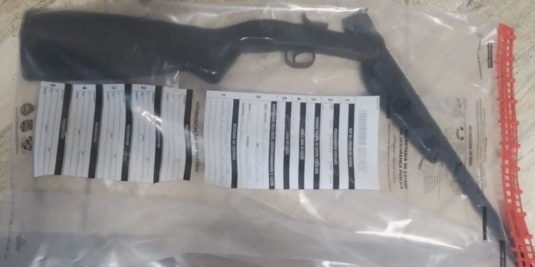Mulher agredida e ameaçada pelo companheiro é encontrada por policiais militares escondida no meio da mata fechada na BR-277 em Morretes